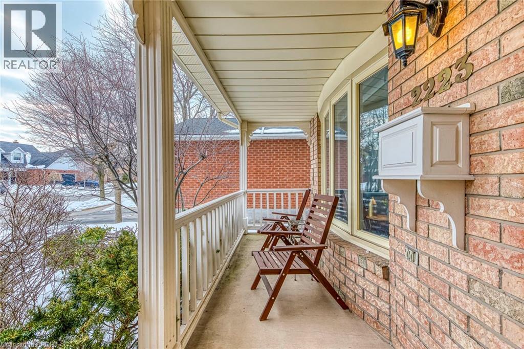 2223 Vista Drive, Burlington, ON - Outdoor With Deck Patio Veranda With Exterior