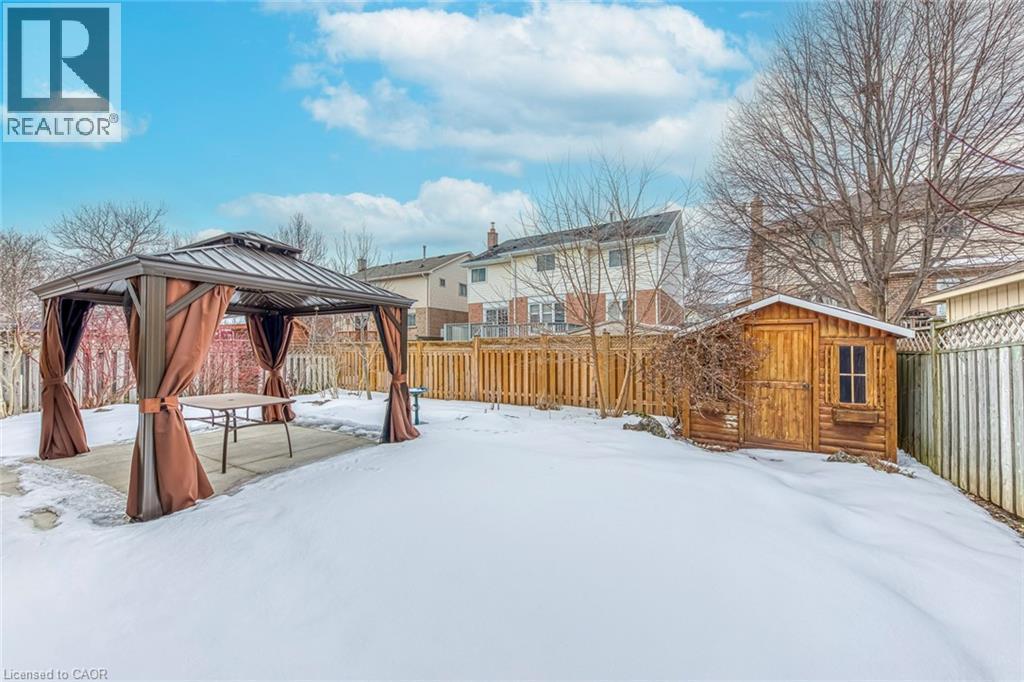 2223 Vista Drive, Burlington, ON - Outdoor