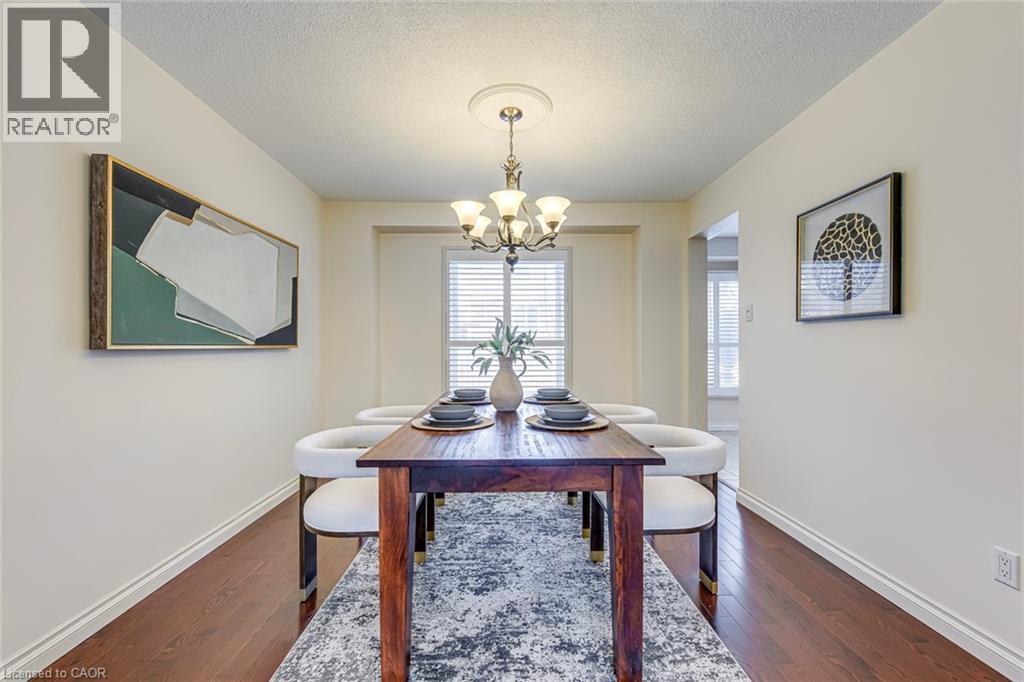 2223 Vista Drive, Burlington, ON - Indoor Photo Showing Dining Room