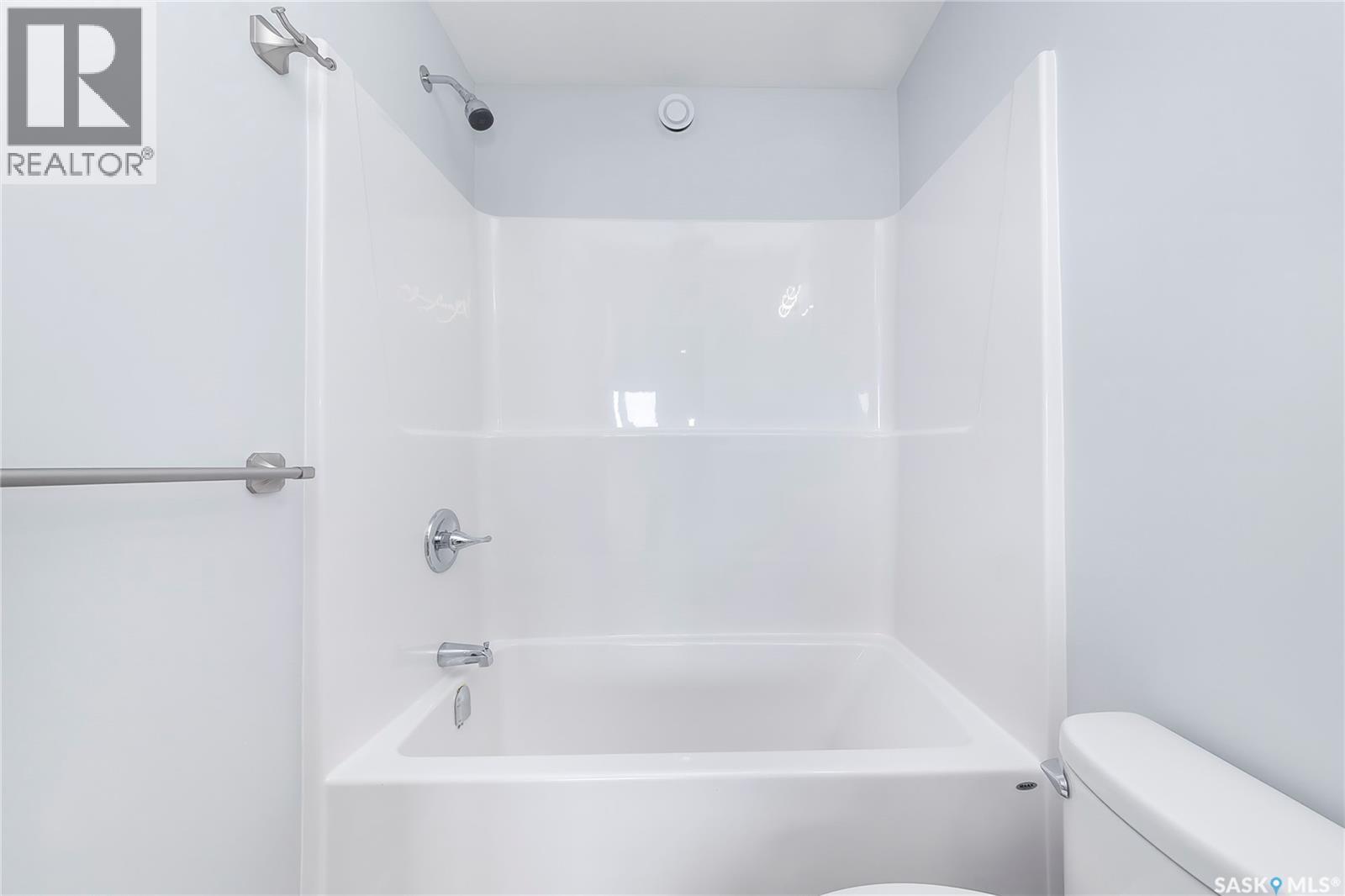 523 Sharma Crescent, Saskatoon, SK - Indoor Photo Showing Bathroom