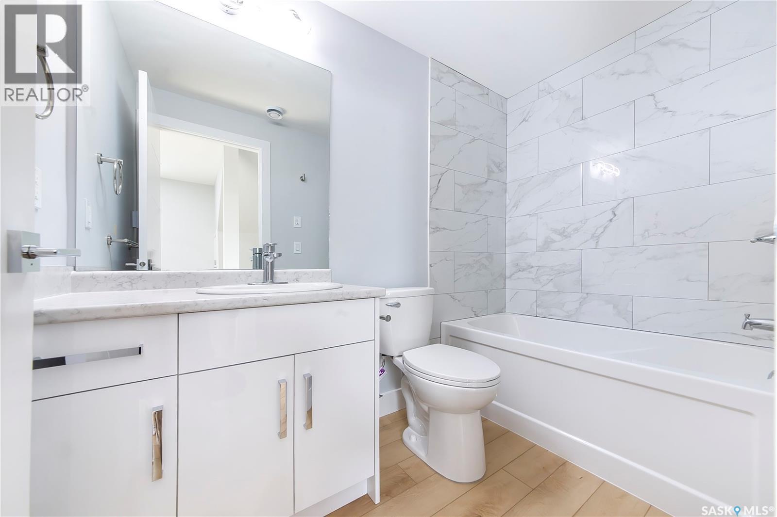 523 Sharma Crescent, Saskatoon, SK - Indoor Photo Showing Bathroom