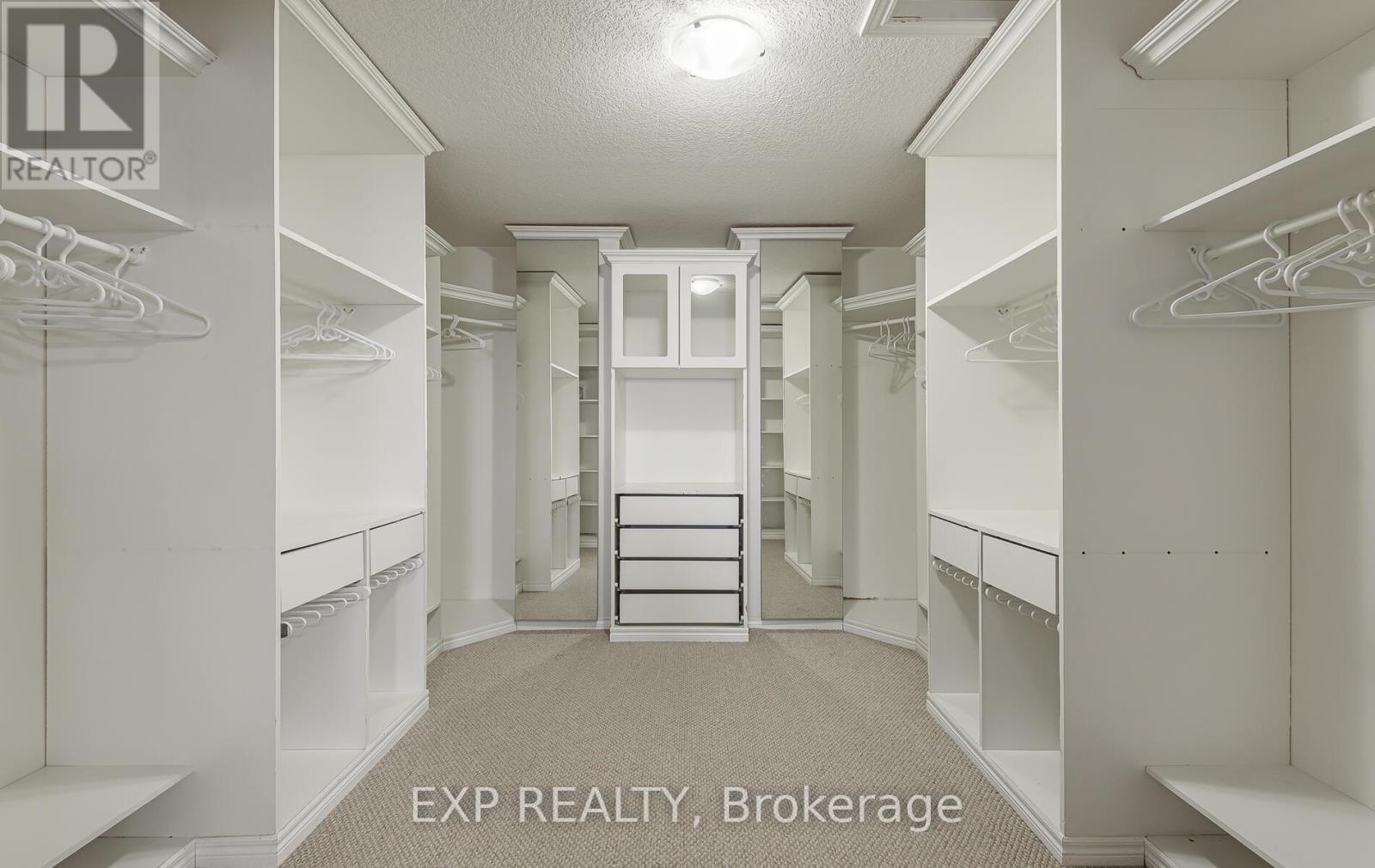 228 Greti Drive, Hamilton, ON - Indoor With Storage