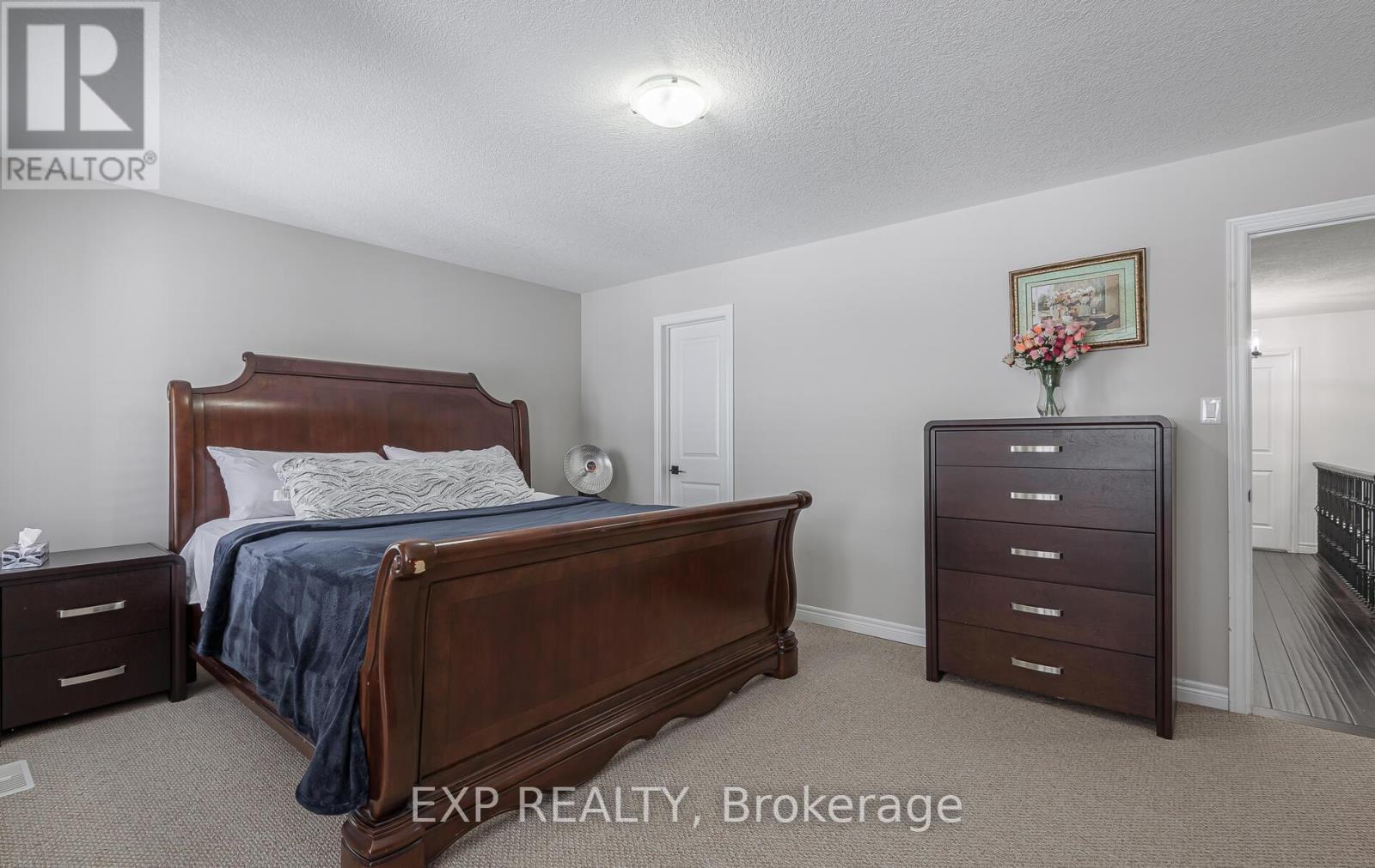 228 Greti Drive, Hamilton, ON - Indoor Photo Showing Bedroom