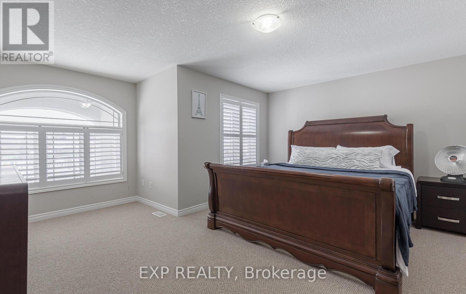 228 Greti Drive, Hamilton, ON - Indoor Photo Showing Bedroom
