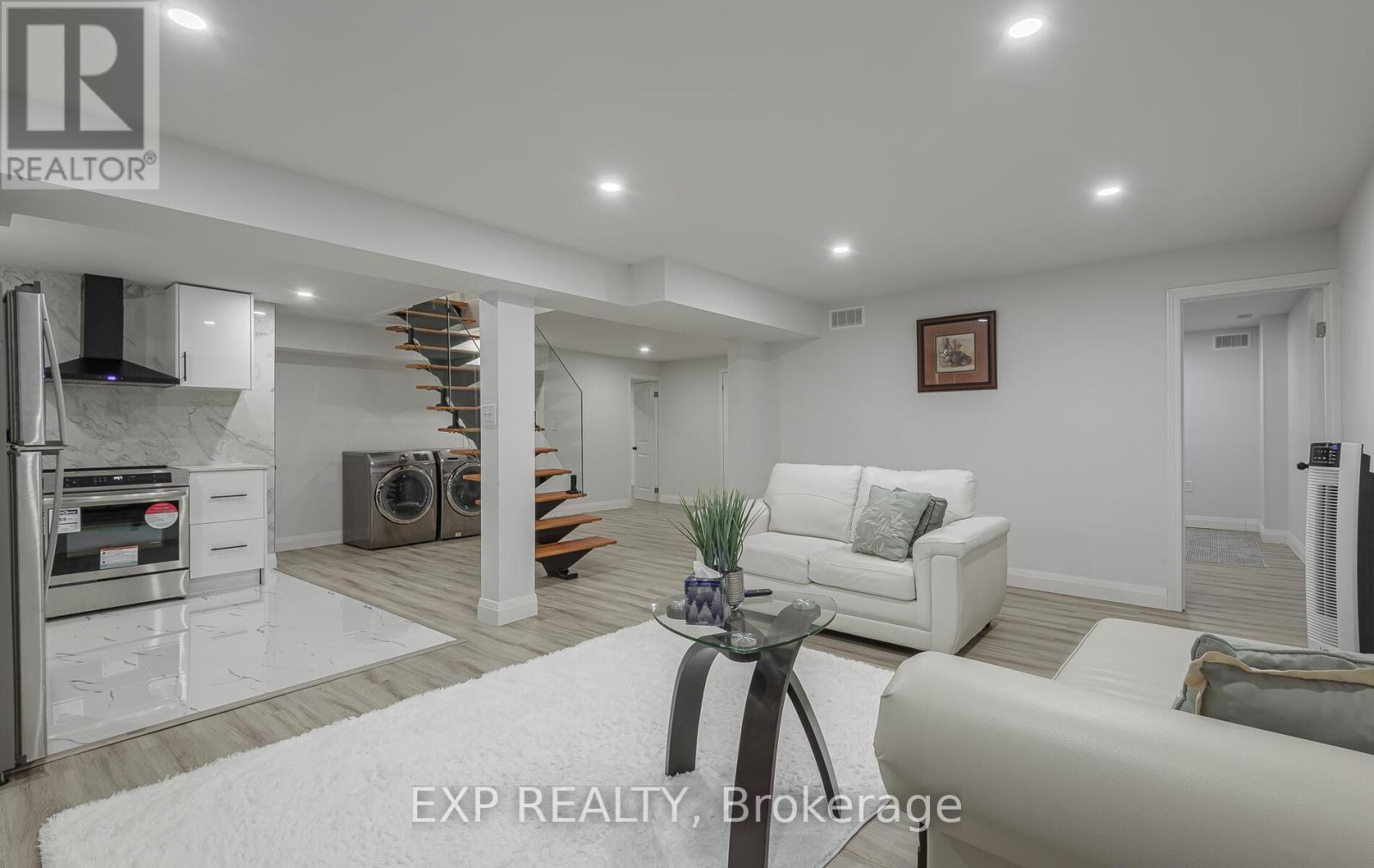 228 Greti Drive, Hamilton, ON - Indoor