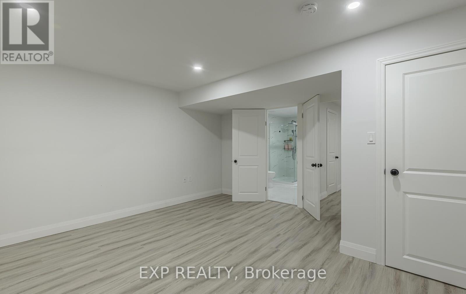 228 Greti Drive, Hamilton, ON - Indoor Photo Showing Other Room