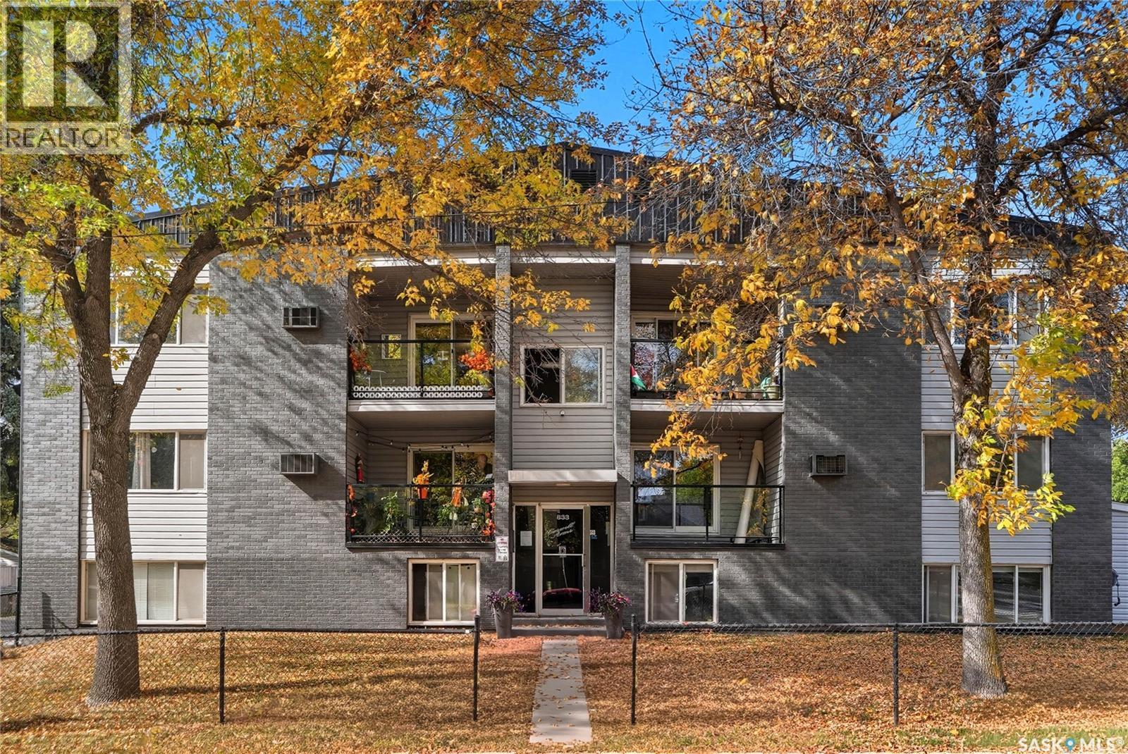 2A 833 B Avenue, Saskatoon, SK - Outdoor With Facade