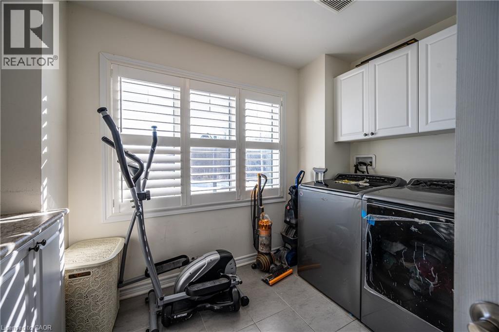 340 Shady Glen Crescent, Kitchener, ON - Indoor Photo Showing Laundry Room