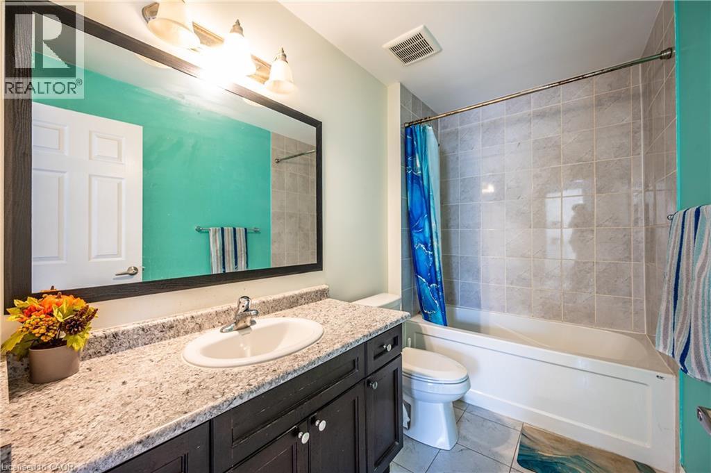 340 Shady Glen Crescent, Kitchener, ON - Indoor Photo Showing Bathroom