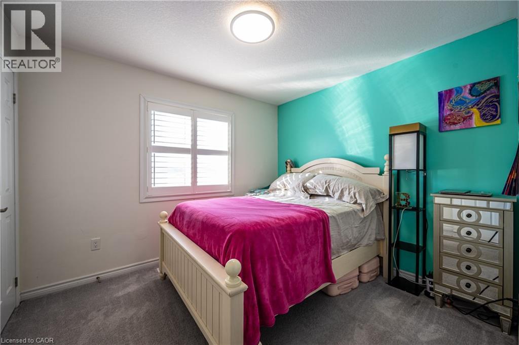 340 Shady Glen Crescent, Kitchener, ON - Indoor Photo Showing Bedroom