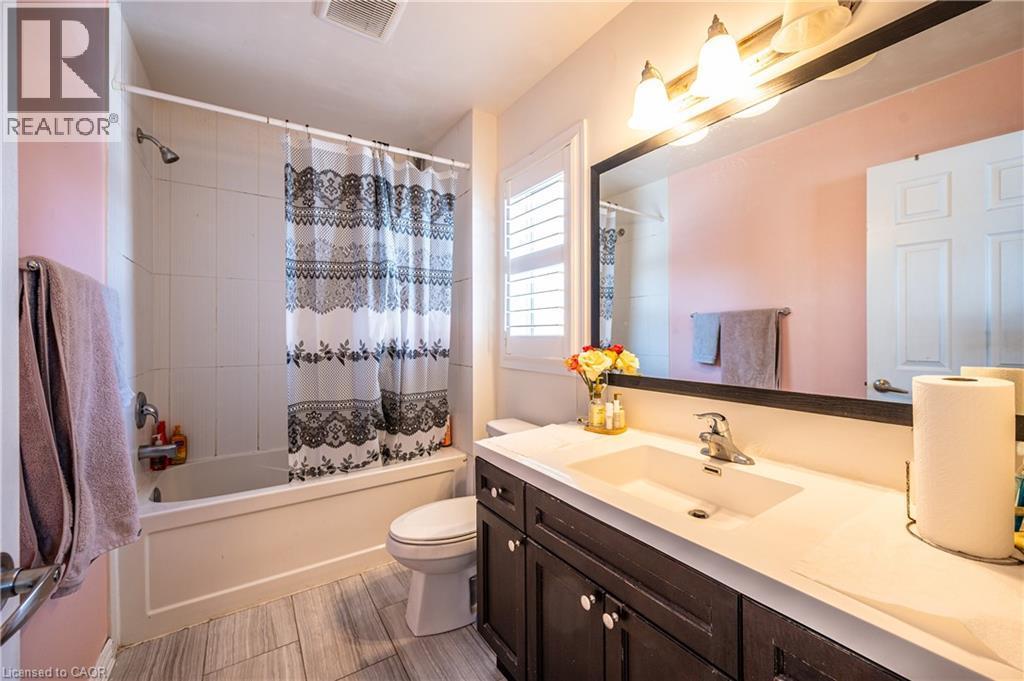 340 Shady Glen Crescent, Kitchener, ON - Indoor Photo Showing Bathroom