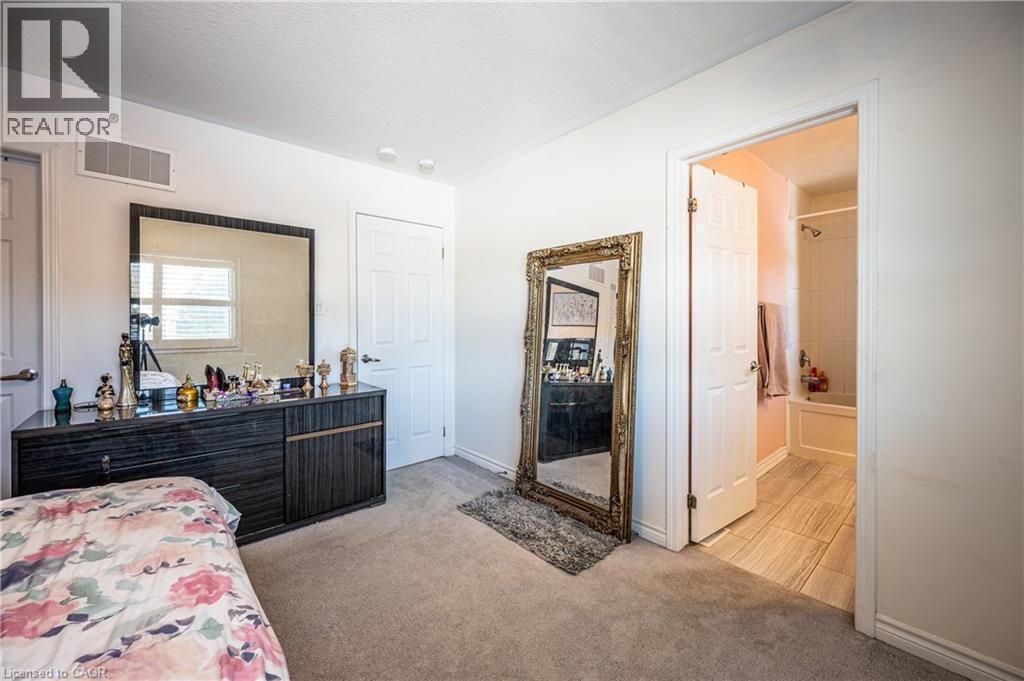 340 Shady Glen Crescent, Kitchener, ON - Indoor Photo Showing Other Room