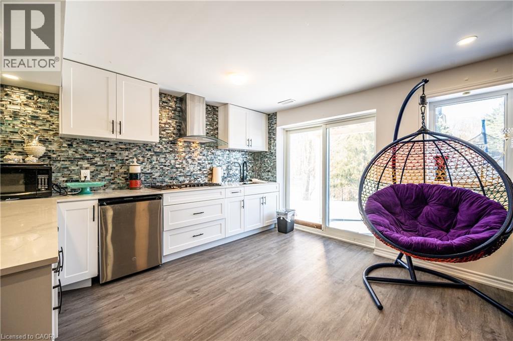 340 Shady Glen Crescent, Kitchener, ON - Indoor Photo Showing Kitchen