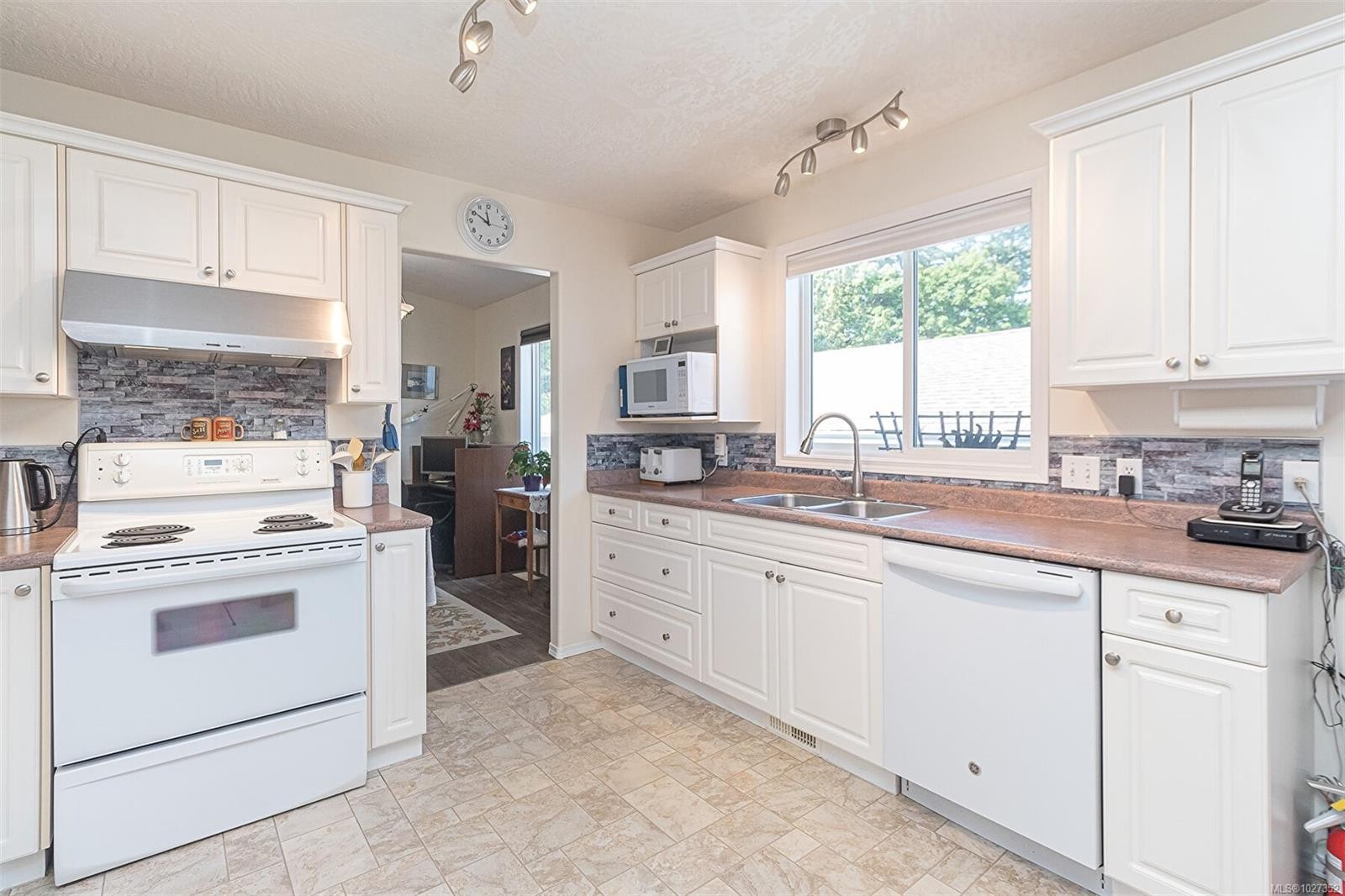 43 Eagle Lane, View Royal, BC