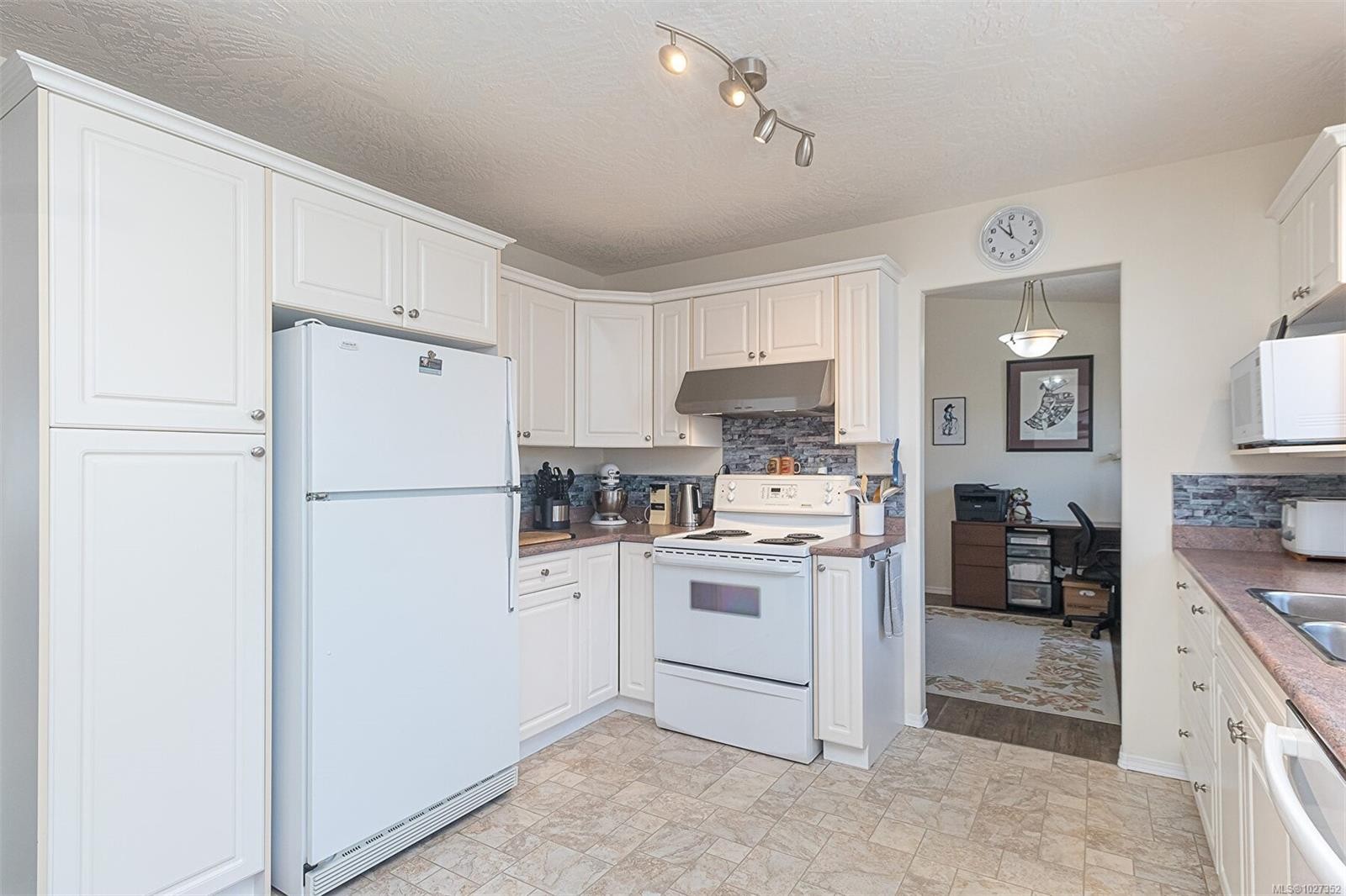 43 Eagle Lane, View Royal, BC