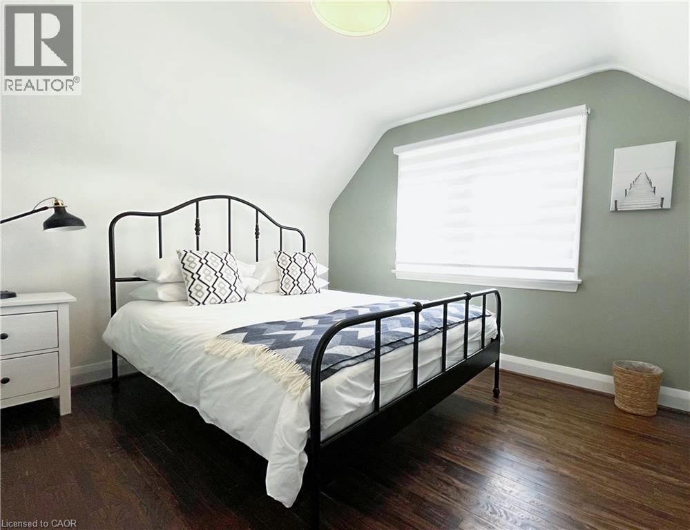 710 Hager Avenue, Burlington, ON - Indoor Photo Showing Bedroom