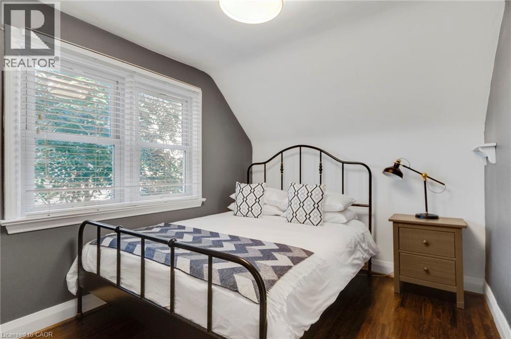 710 Hager Avenue, Burlington, ON - Indoor Photo Showing Bedroom