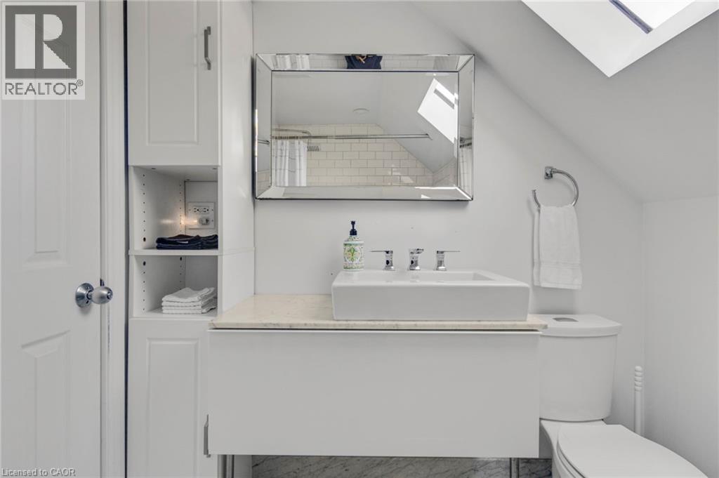 710 Hager Avenue, Burlington, ON - Indoor Photo Showing Laundry Room