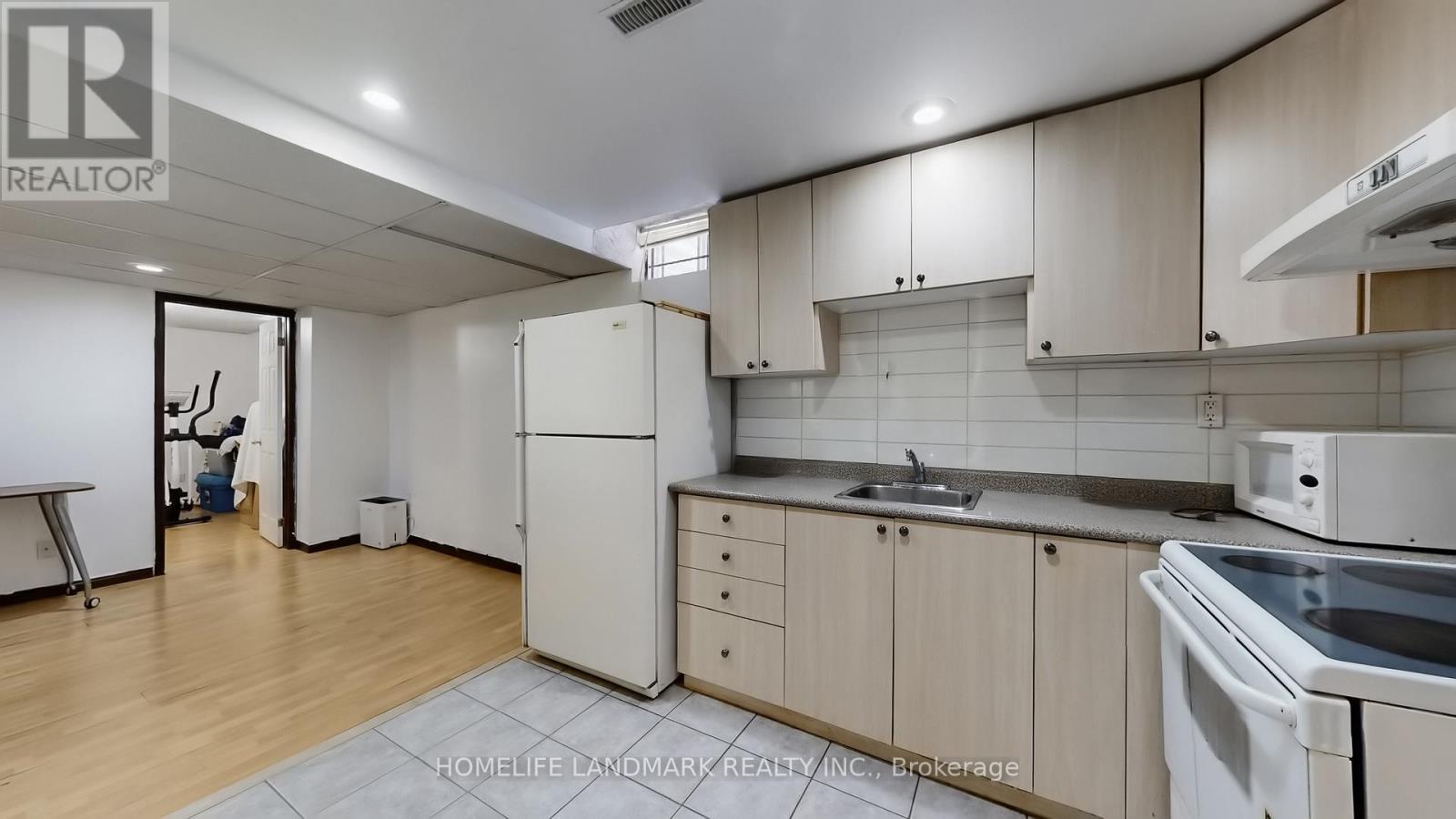 81 Stirling Crescent, Markham, ON - Indoor Photo Showing Kitchen