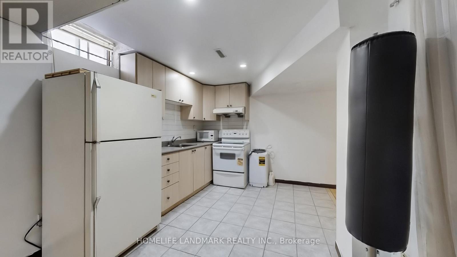 81 Stirling Crescent, Markham, ON - Indoor Photo Showing Kitchen