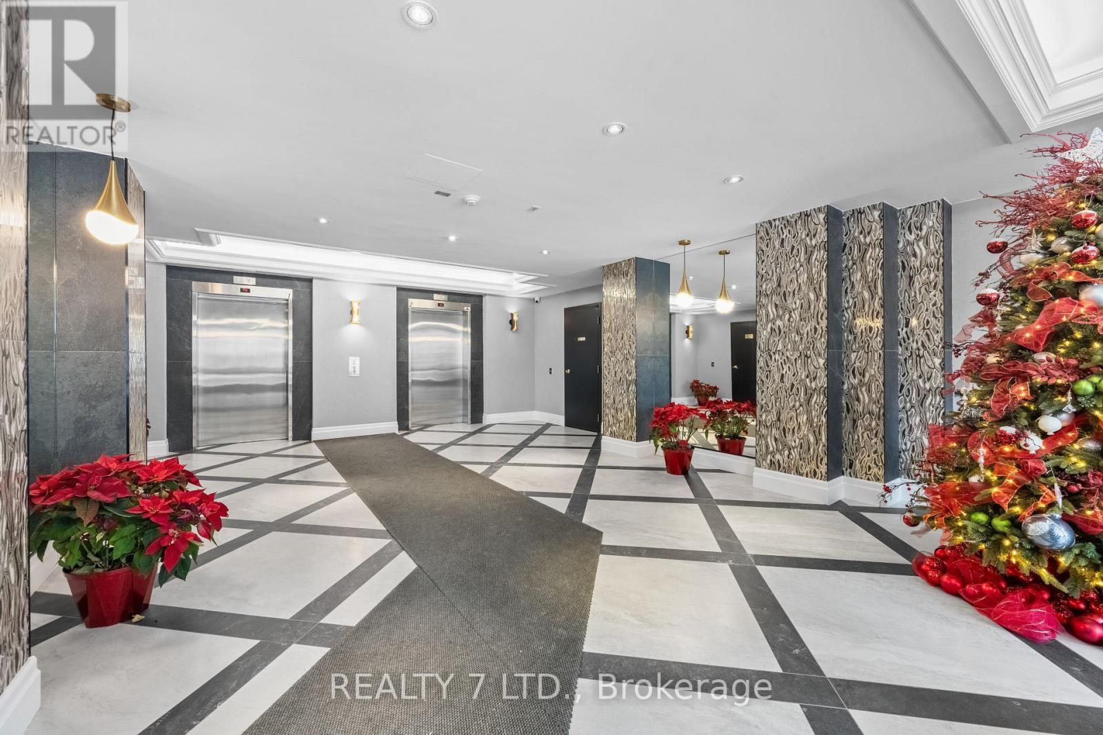 303 - 175 Cedar Avenue, Richmond Hill, ON - Indoor Photo Showing Other Room