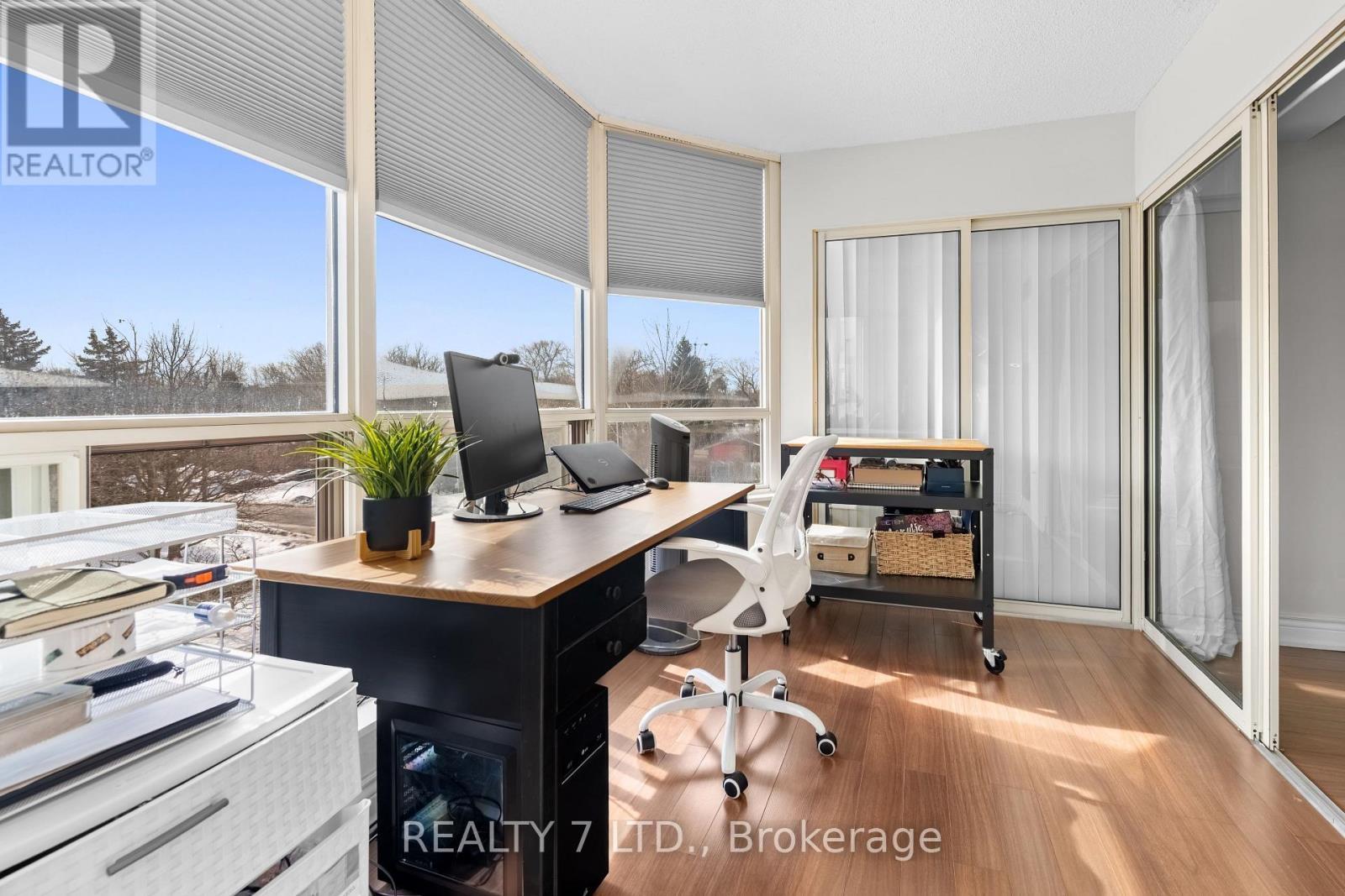 303 - 175 Cedar Avenue, Richmond Hill, ON - Indoor Photo Showing Office