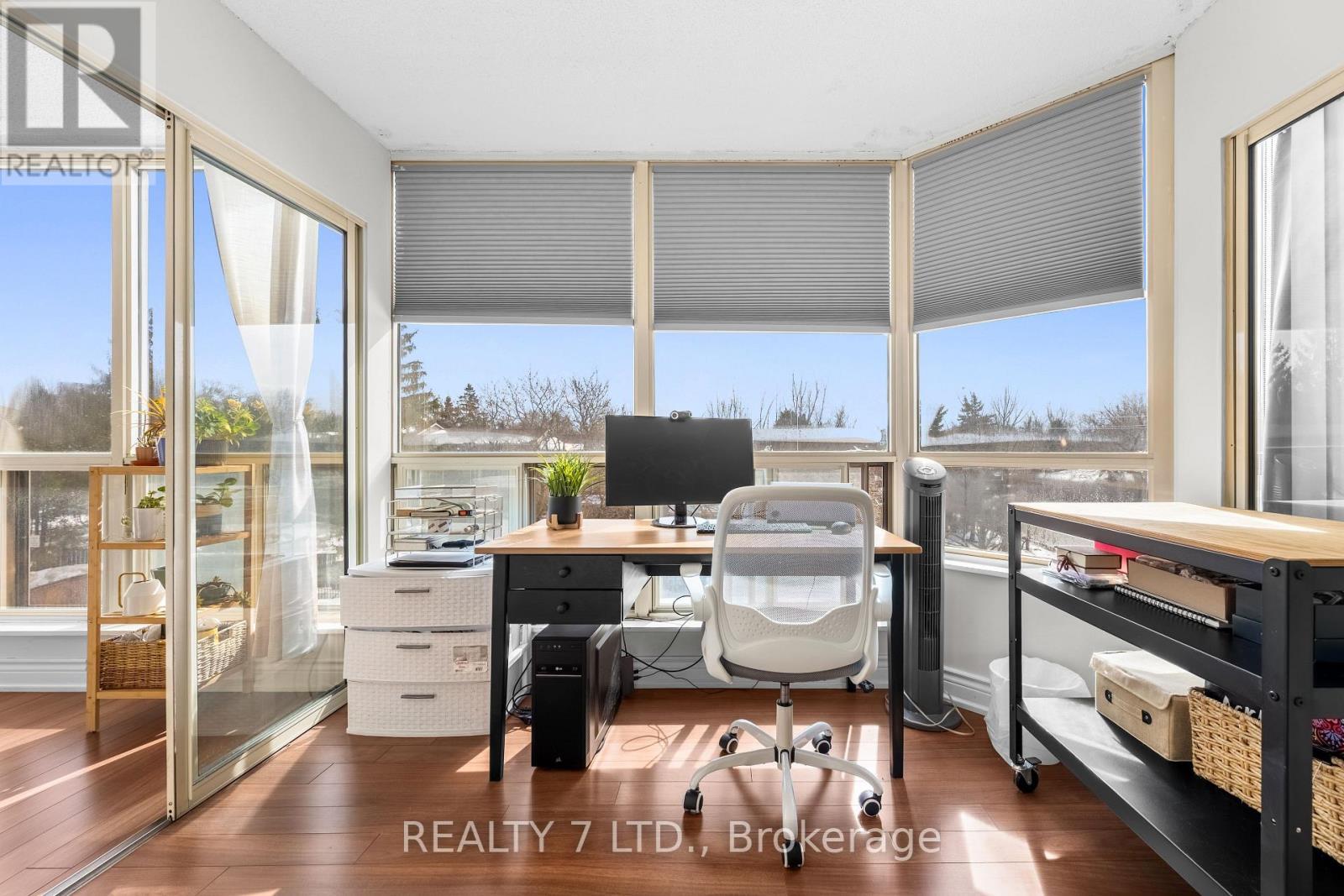 303 - 175 Cedar Avenue, Richmond Hill, ON - Indoor Photo Showing Office