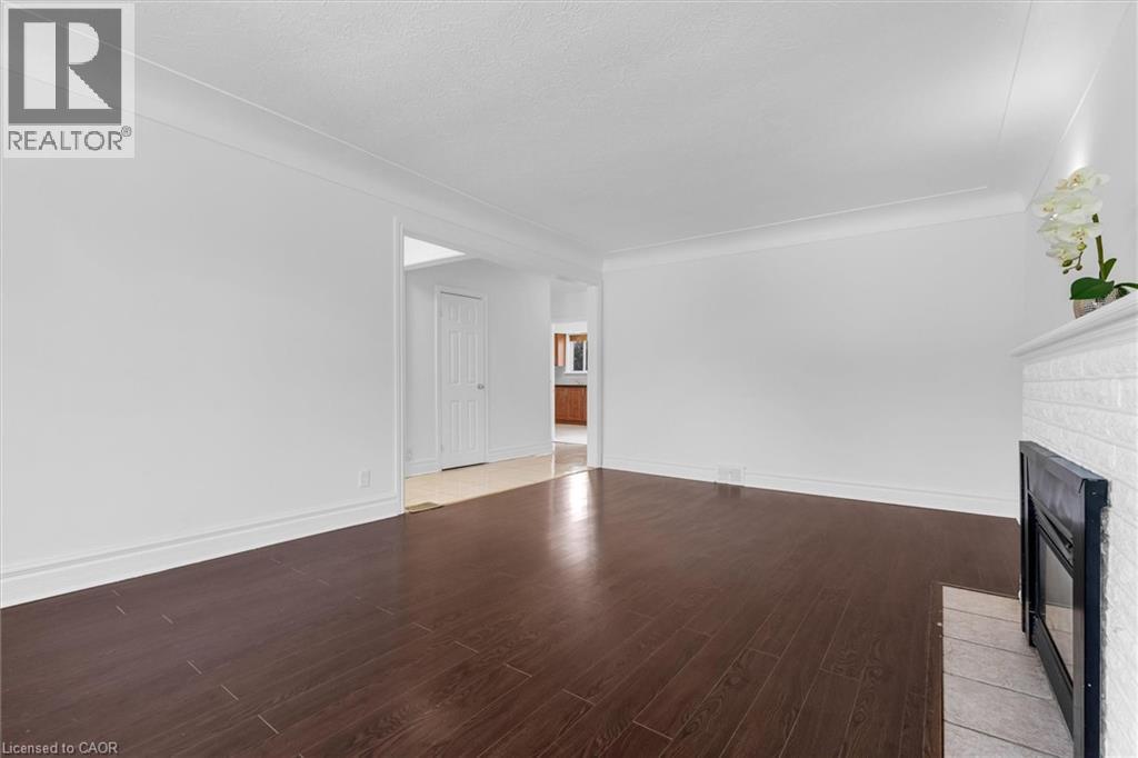 40 West 3Rd Street, Hamilton, ON - Indoor Photo Showing Other Room