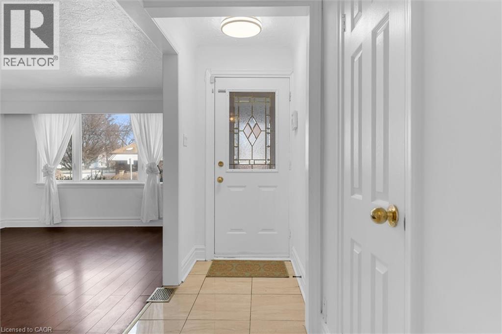 40 West 3Rd Street, Hamilton, ON - Indoor Photo Showing Other Room