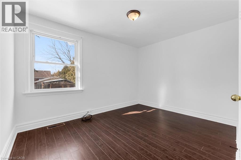 40 West 3Rd Street, Hamilton, ON - Indoor Photo Showing Other Room