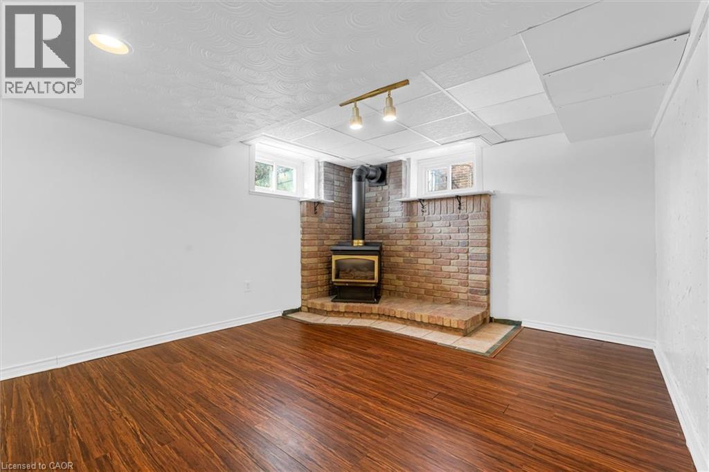 40 West 3Rd Street, Hamilton, ON - Indoor Photo Showing Other Room With Fireplace