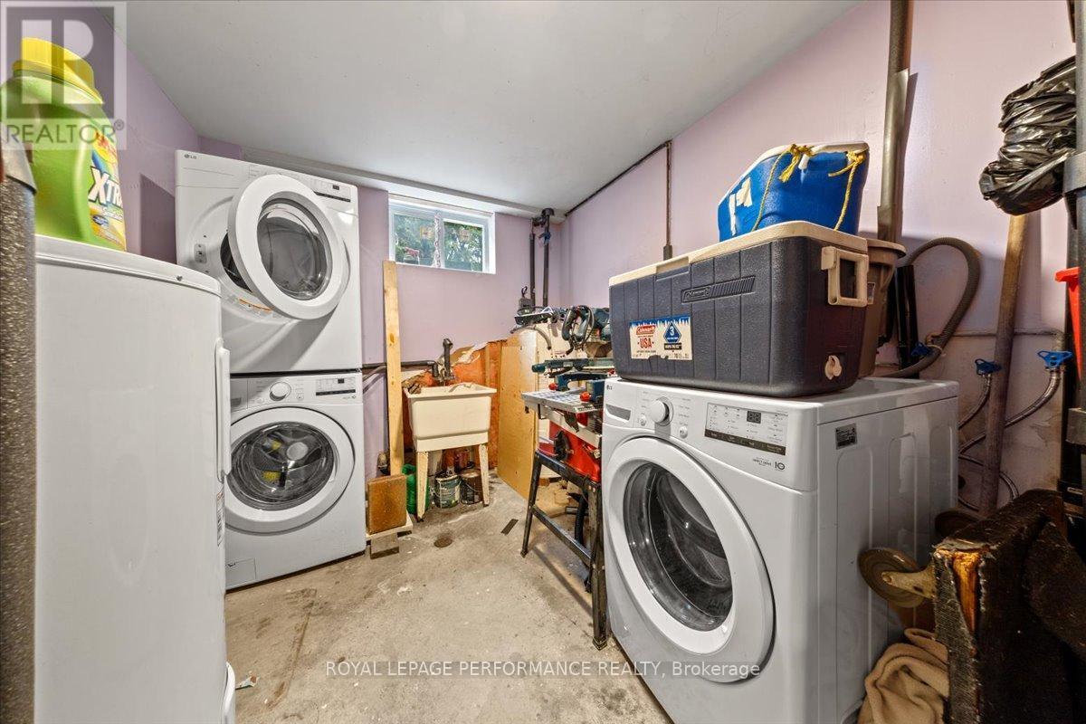 1702 Russell Road, Ottawa, ON - Indoor Photo Showing Laundry Room