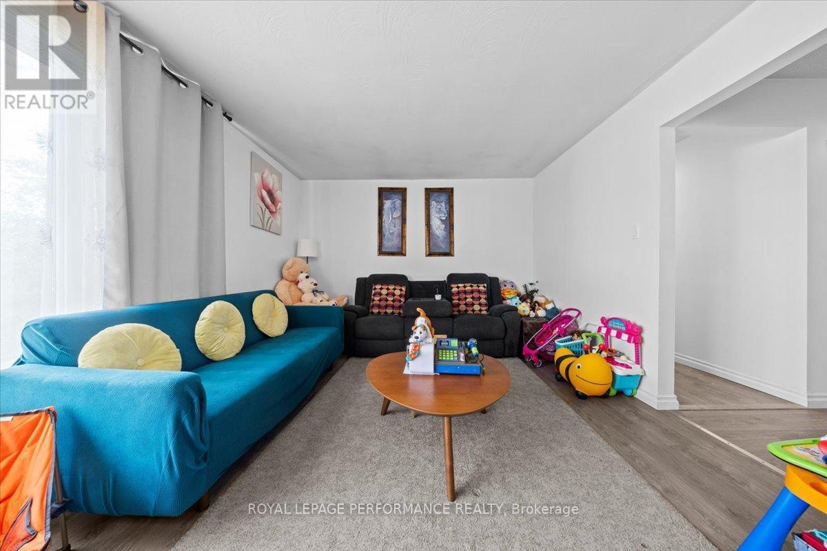 1702 Russell Road, Ottawa, ON - Indoor