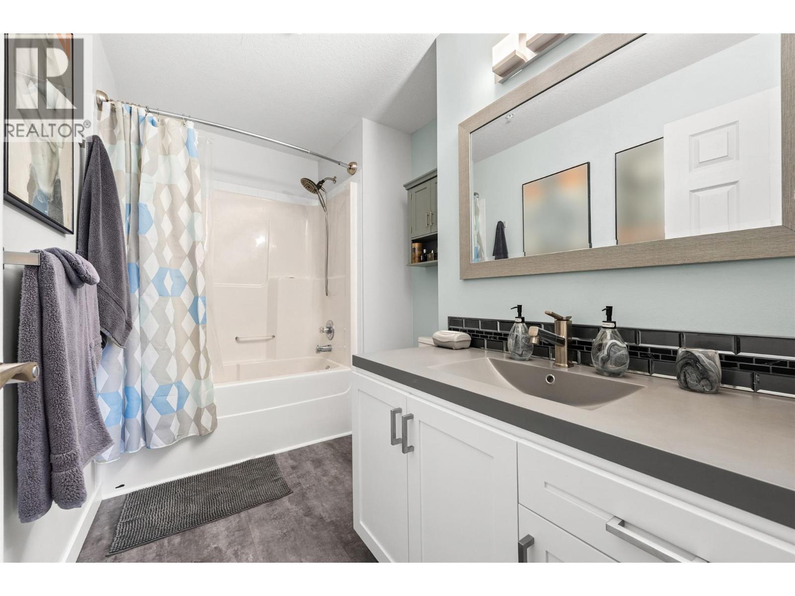 Ensuite Bath - 1895 Ambrosi Road Unit# 502, Kelowna, BC - Indoor Photo Showing Bathroom