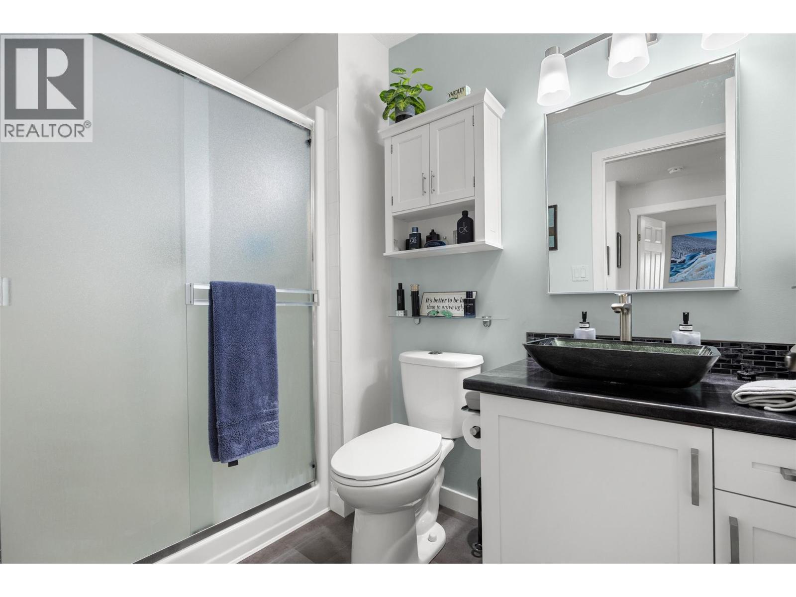 Bath off main Living - 1895 Ambrosi Road Unit# 502, Kelowna, BC - Indoor Photo Showing Bathroom