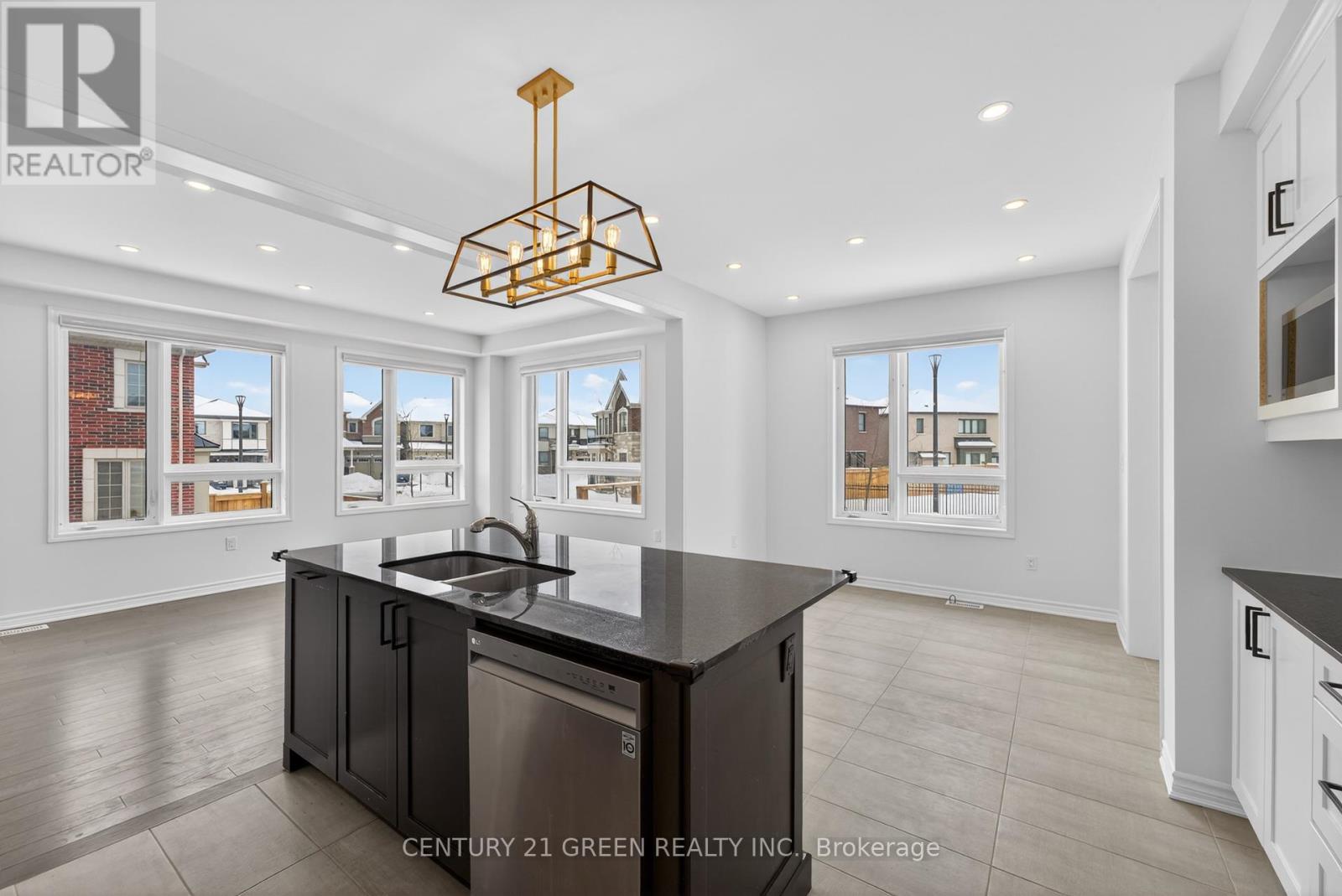 3140 Willowridge Path, Pickering, ON - Indoor Photo Showing Kitchen With Double Sink