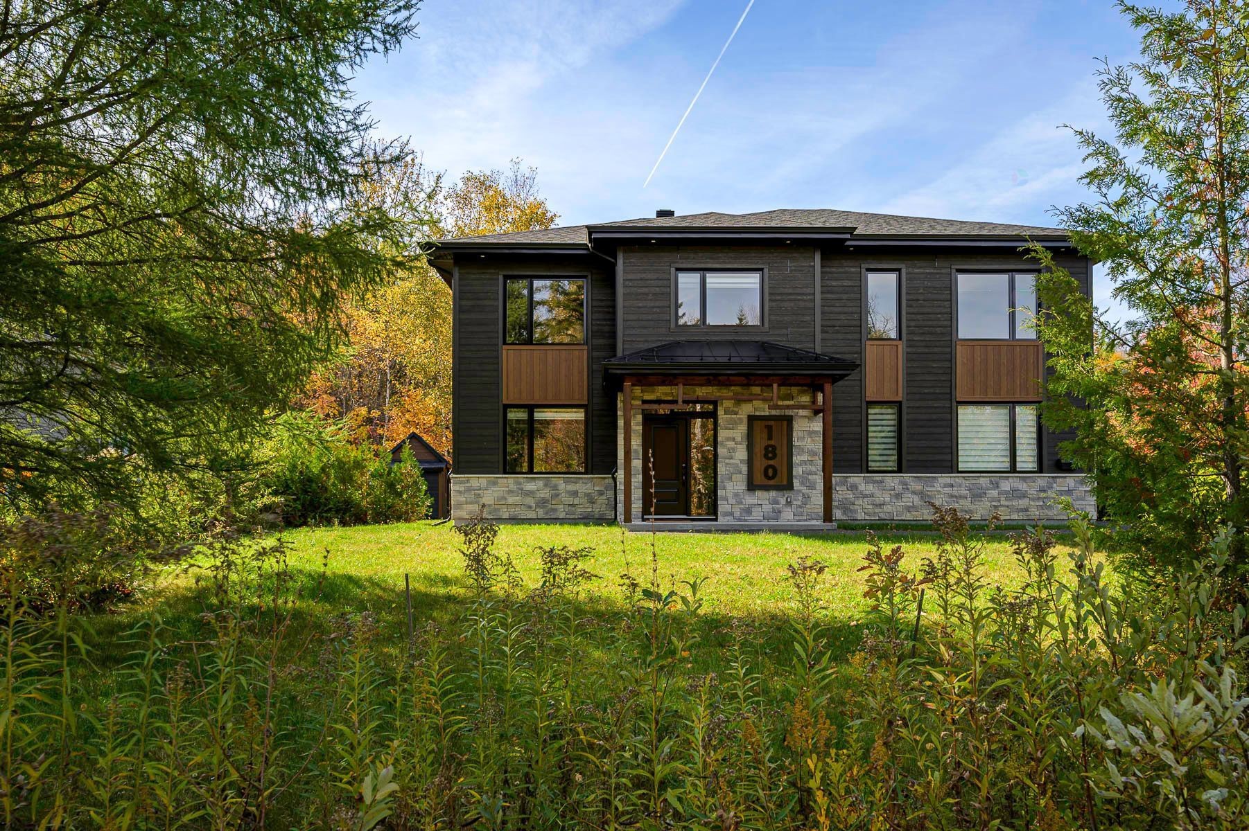 Front of Structure - 180 Av. Nantel, Sainte-Agathe-Des-Monts, QC - Outdoor
