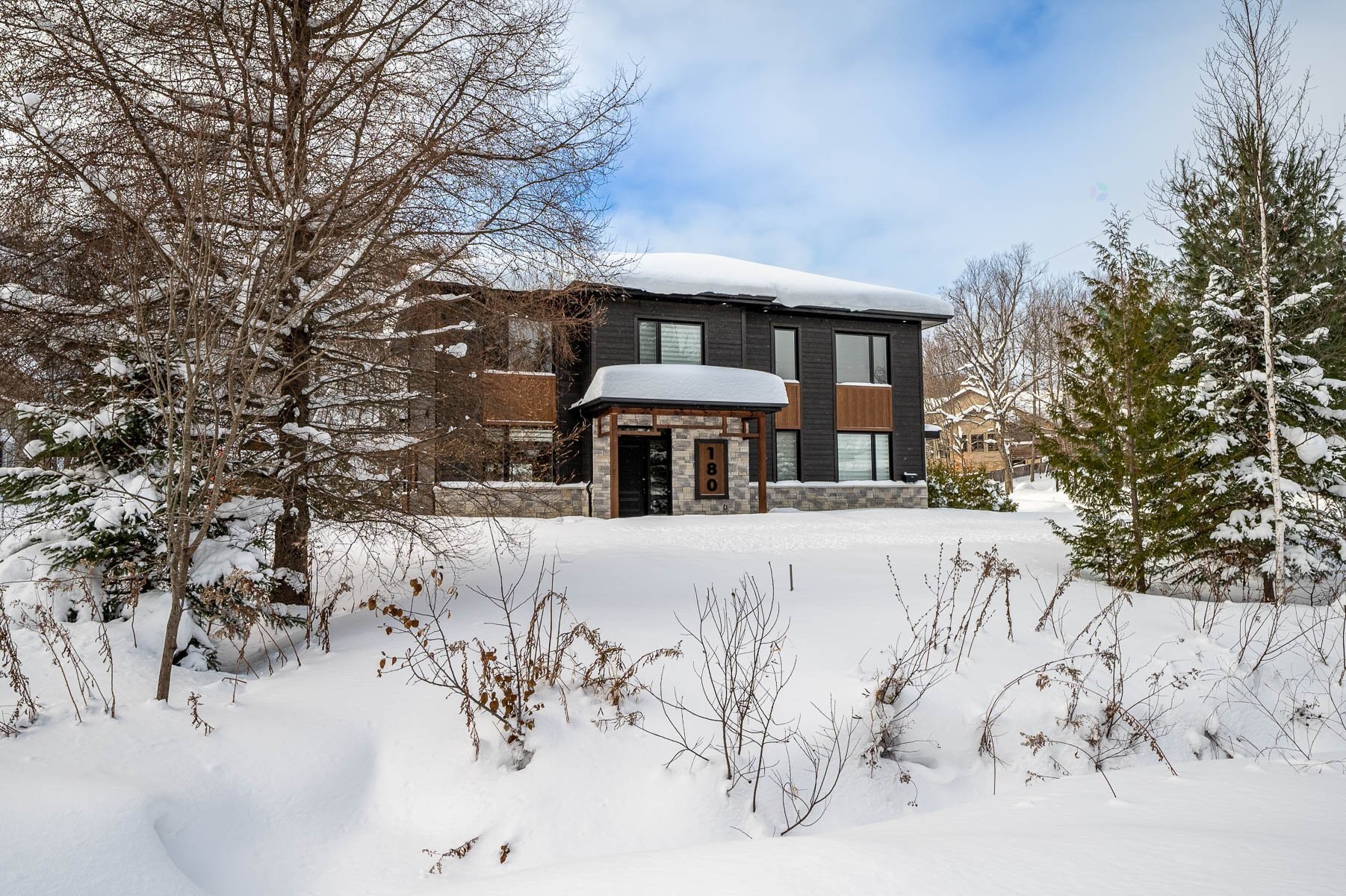 Front of Structure - 180 Av. Nantel, Sainte-Agathe-Des-Monts, QC - Outdoor