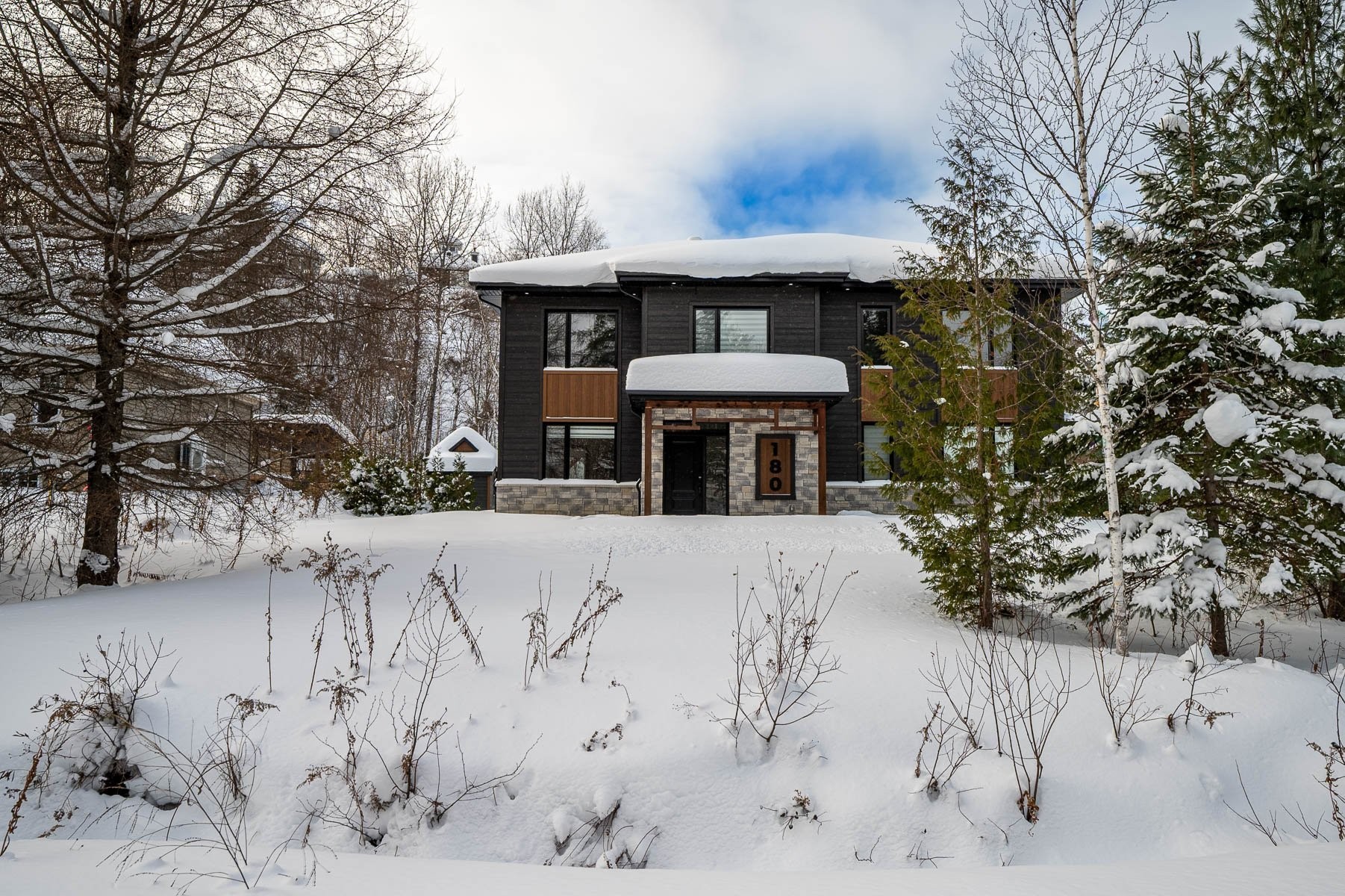 Front of Structure - 180 Av. Nantel, Sainte-Agathe-Des-Monts, QC - Outdoor