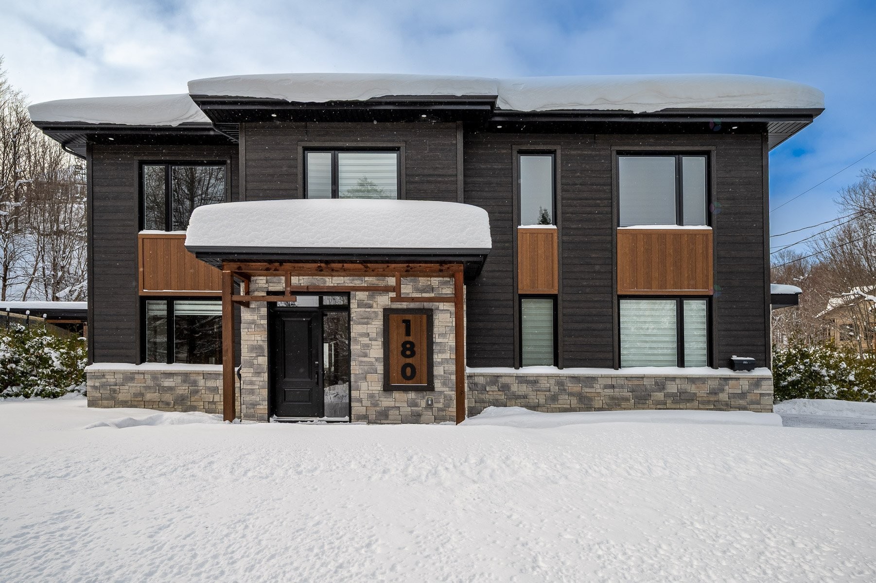 Front of Structure - 180 Av. Nantel, Sainte-Agathe-Des-Monts, QC - Outdoor