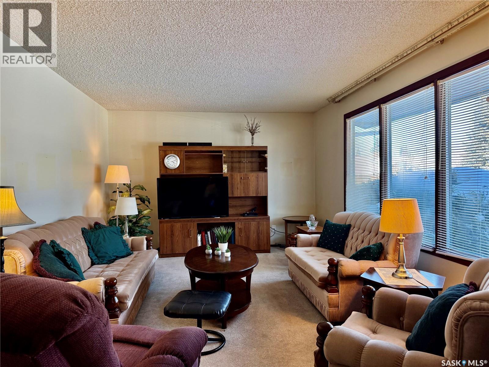 1107 Centennial Way, Humboldt, SK - Indoor Photo Showing Living Room