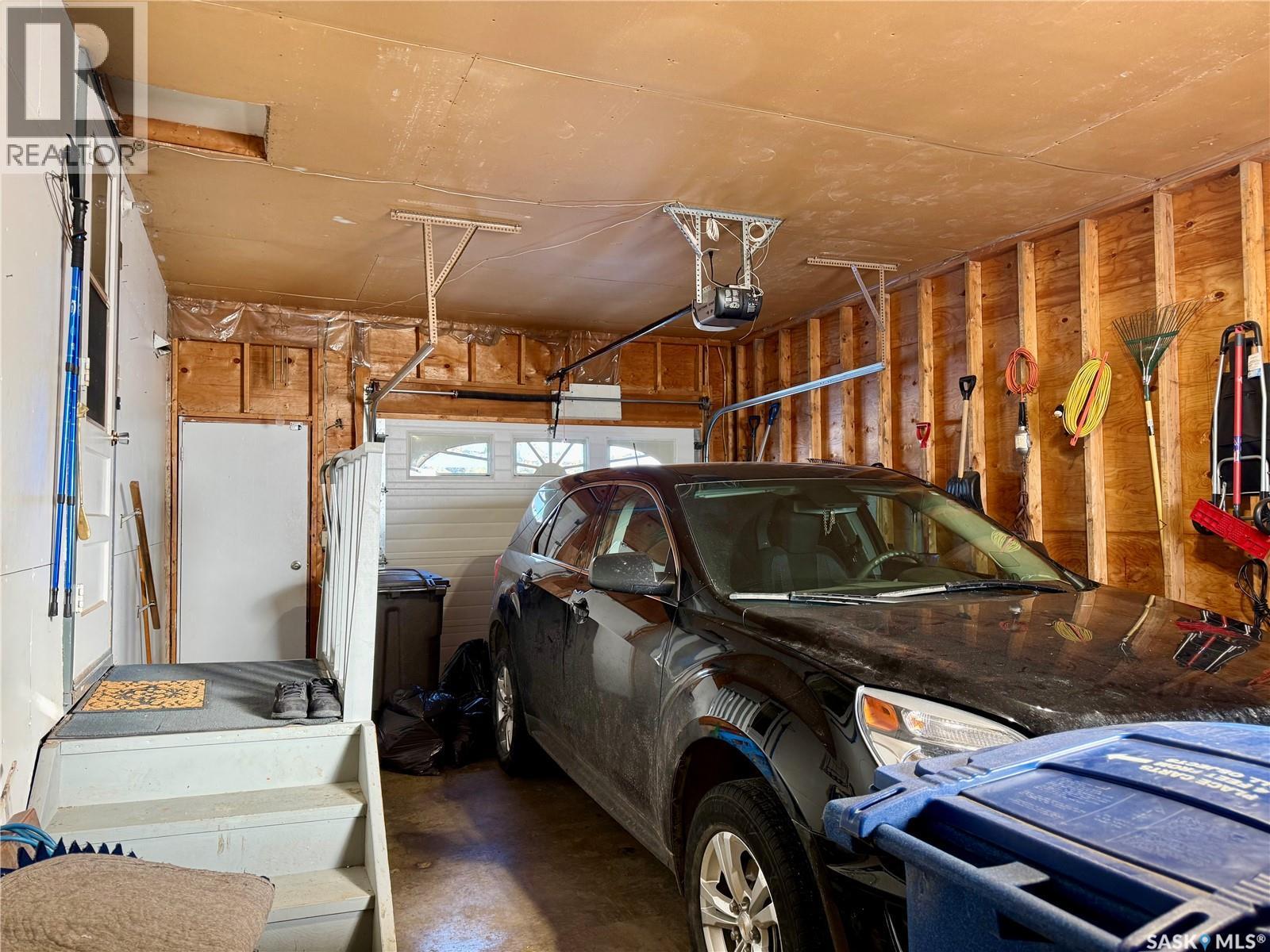 1107 Centennial Way, Humboldt, SK - Indoor Photo Showing Garage