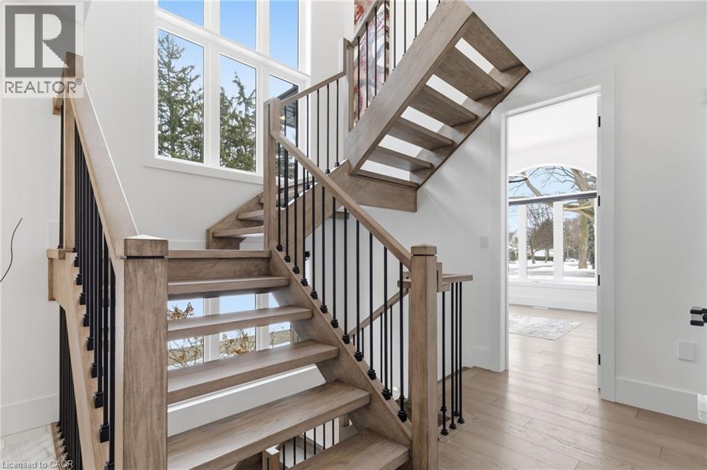 817 King Road, Burlington, ON - Indoor Photo Showing Other Room