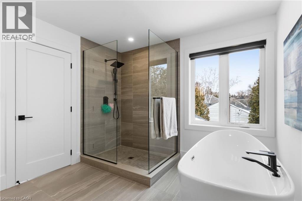817 King Road, Burlington, ON - Indoor Photo Showing Bathroom