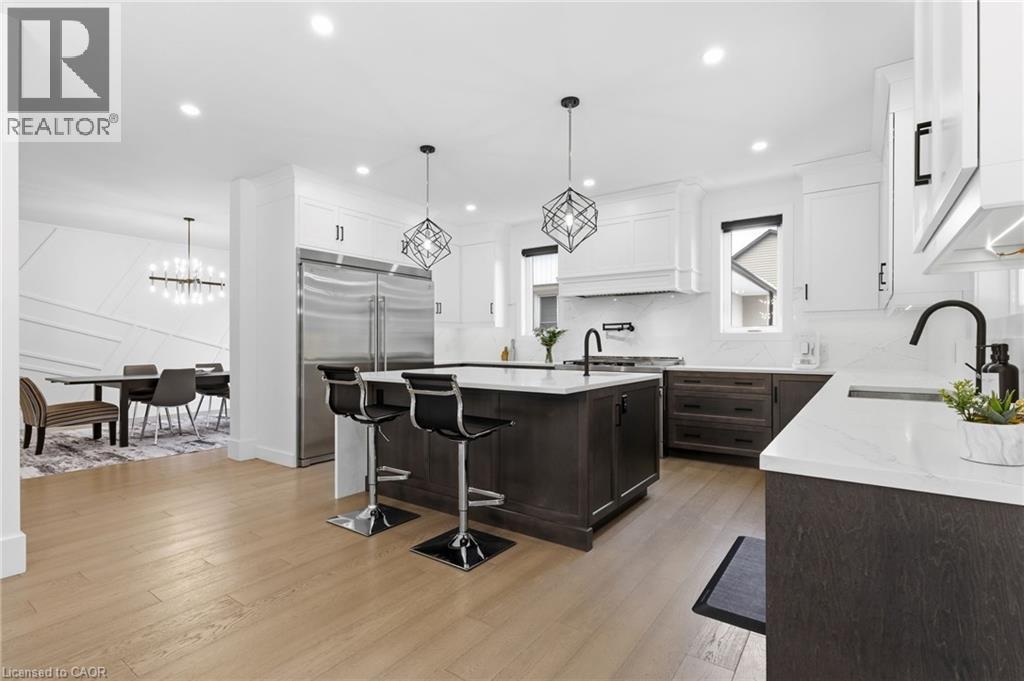 817 King Road, Burlington, ON - Indoor Photo Showing Kitchen With Upgraded Kitchen