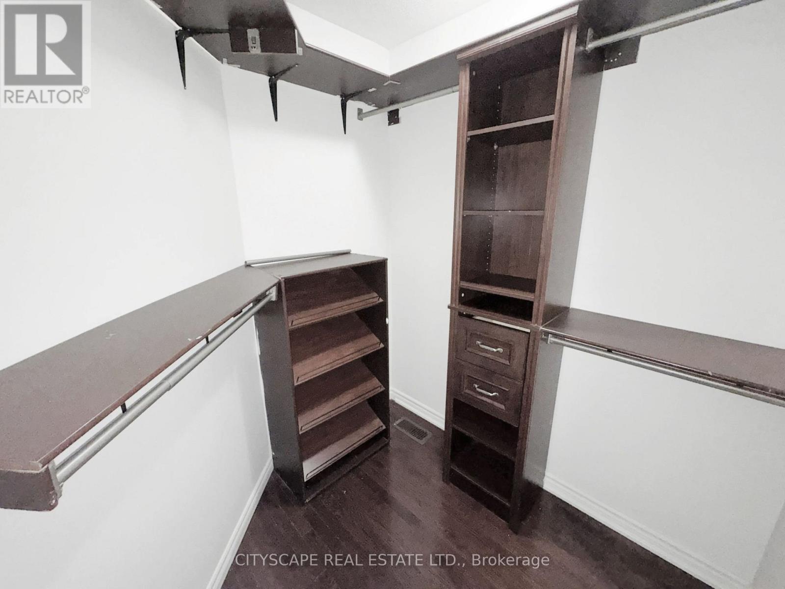 Primary Bedroom - Walk-in Closet - 5476 Freshwater Drive, Mississauga, ON - Indoor Photo Showing Other Room