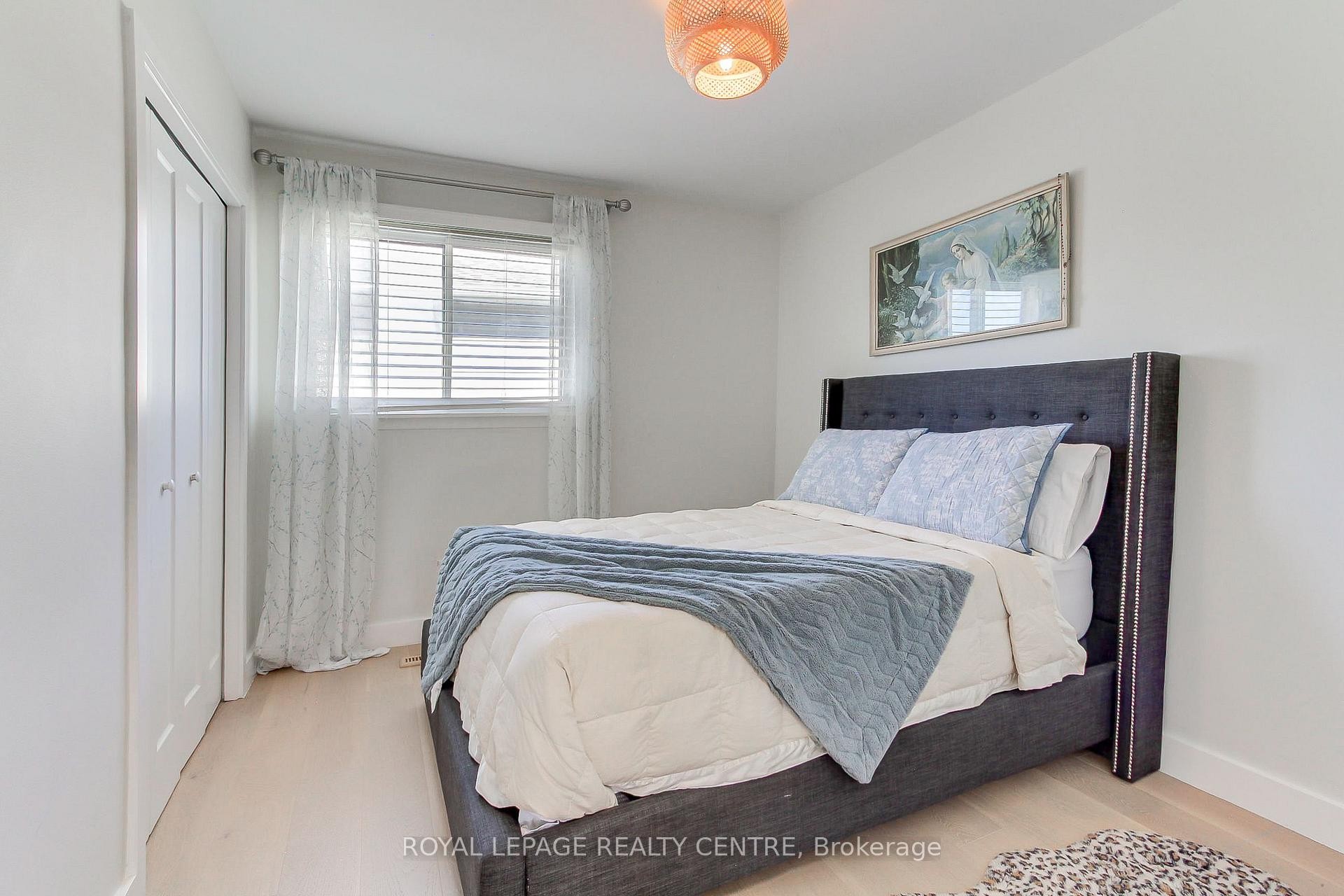 2039 Davebrook Road, Mississauga, ON - Indoor Photo Showing Bedroom