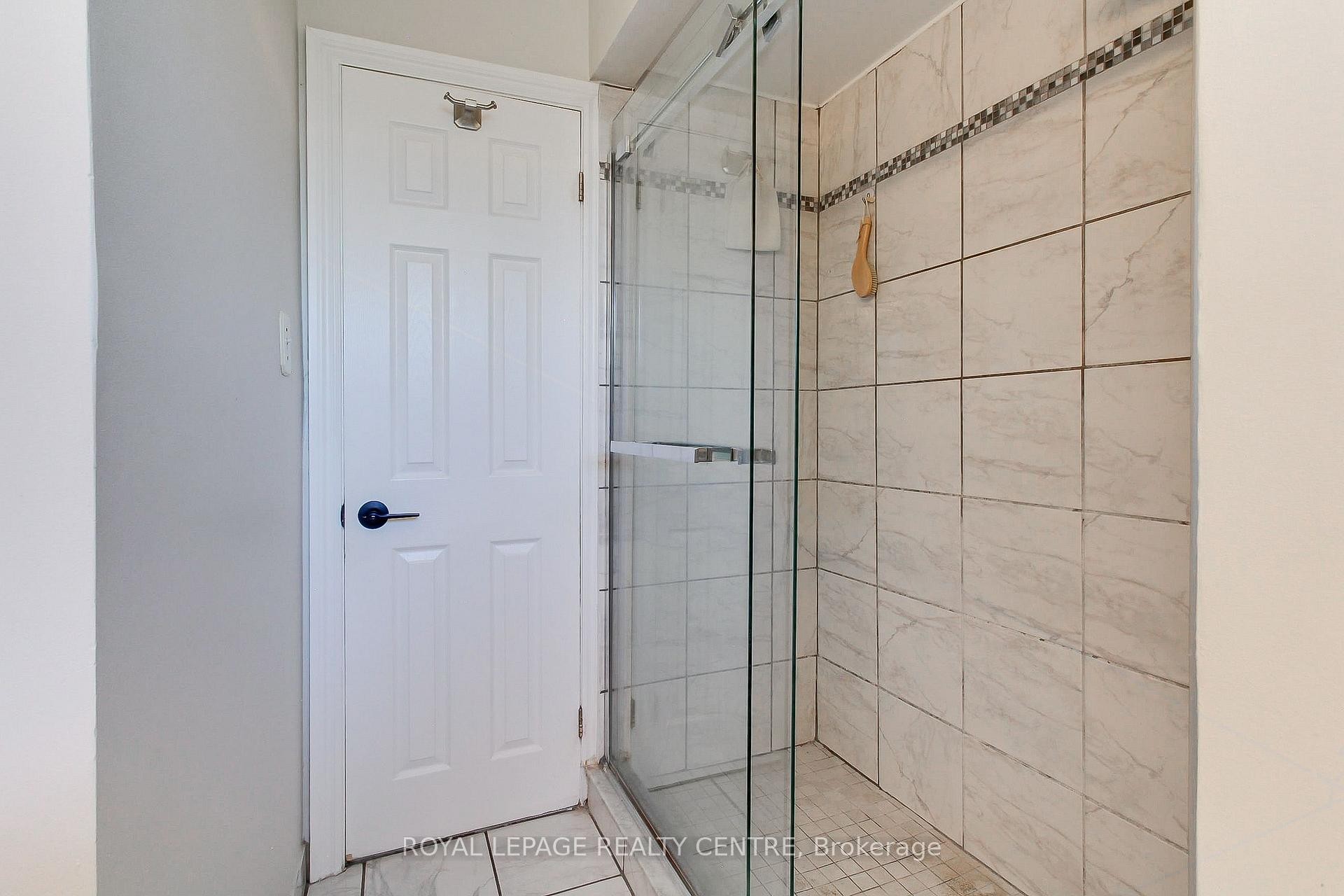 2039 Davebrook Road, Mississauga, ON - Indoor Photo Showing Bathroom