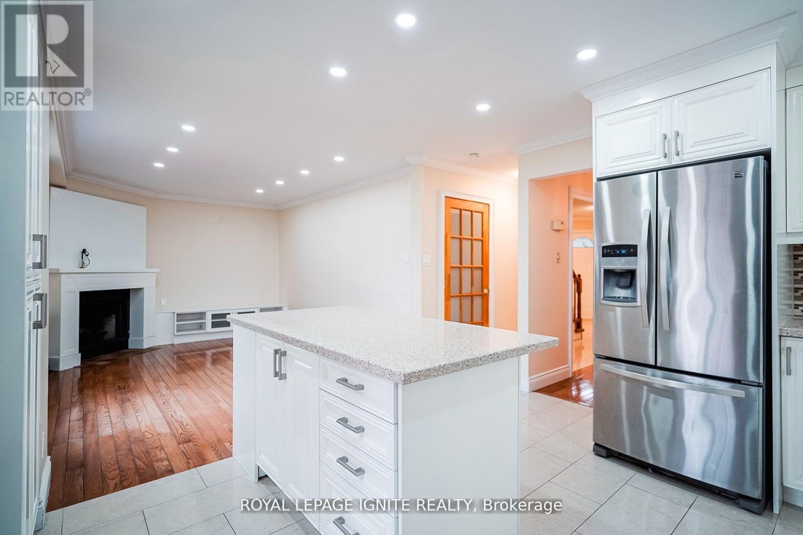 265 Wright Crescent, Ajax, ON - Indoor Photo Showing Kitchen With Stainless Steel Kitchen