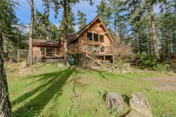 392 Langs Rd Salt Spring, BC V8K 1N3